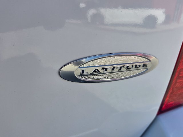 Used 2011 Jeep Patriot Latitude AWD/4WD image 16