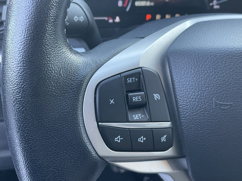 Used 2022 Ford Explorer XLT image 28