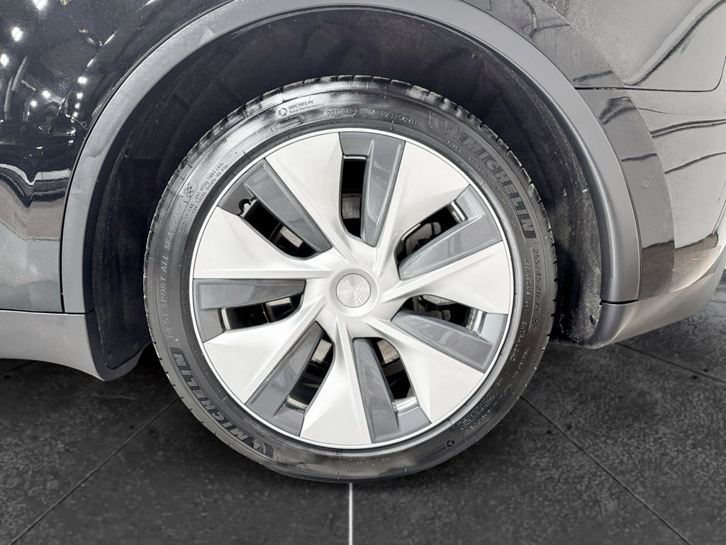 Used 2020 Tesla Model Y Long Range image 31