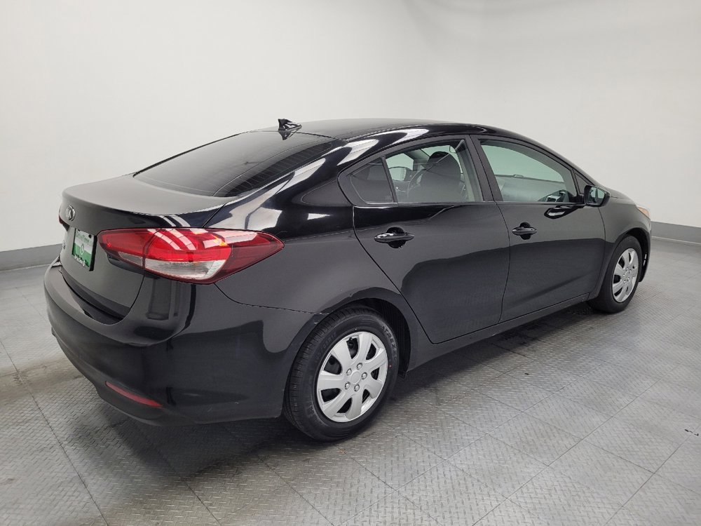 Used 2017 Kia Forte LX image 10