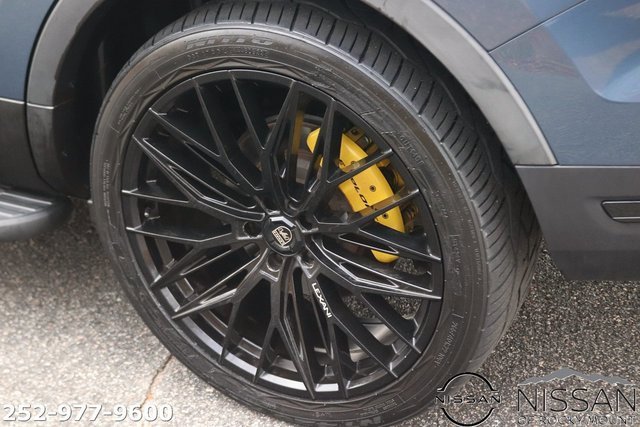 Used 2018 Ford Explorer XLT w/ Equipment Group 202A image 8