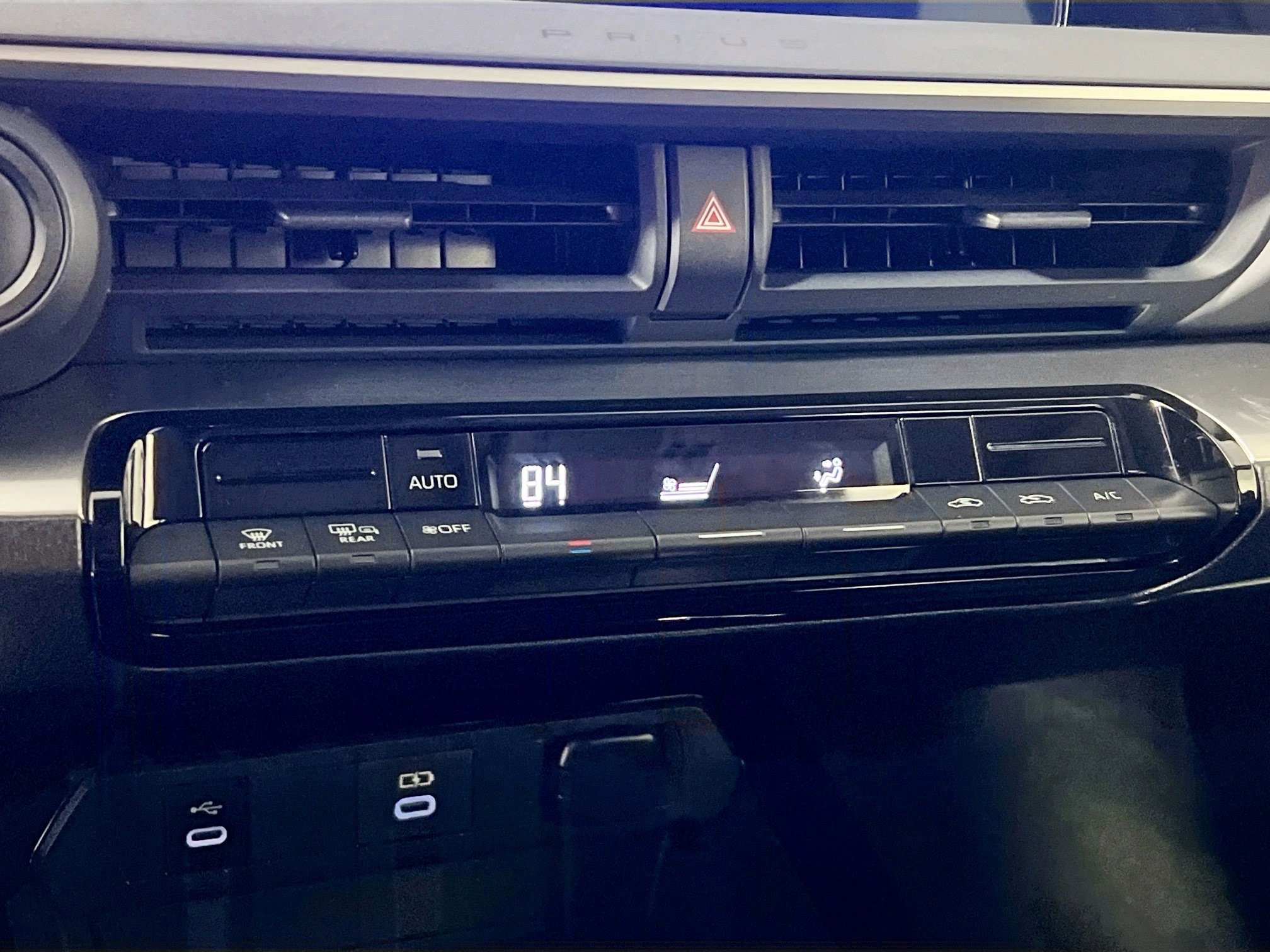 Used 2023 Toyota Prius LE image 27