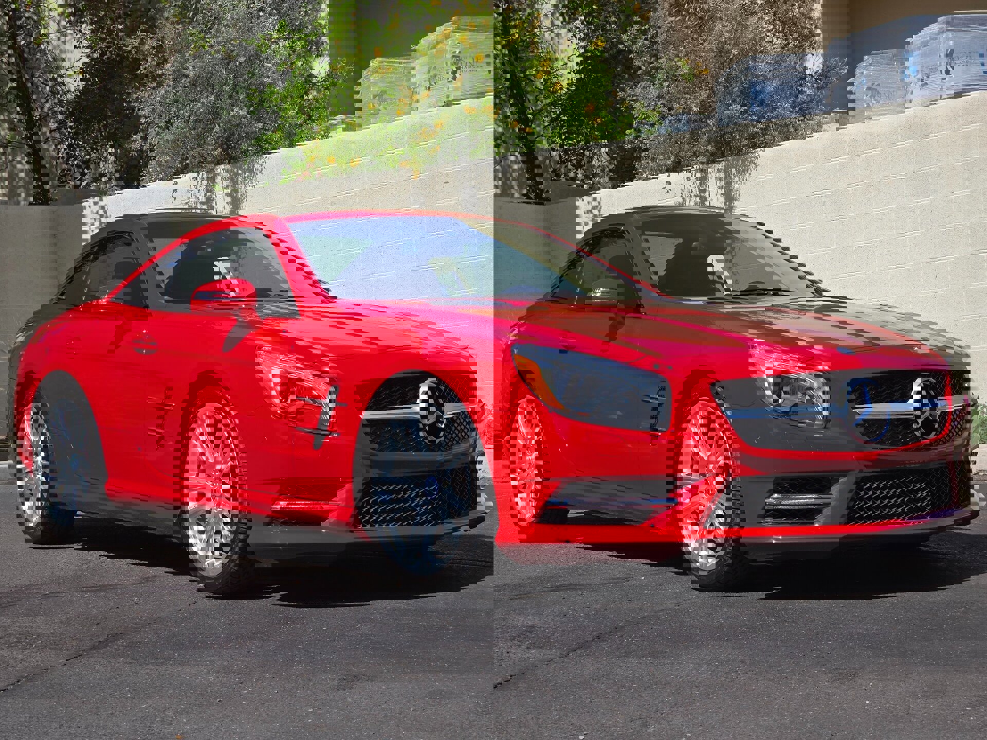 Used 2014 Mercedes-Benz SL 550 image 2