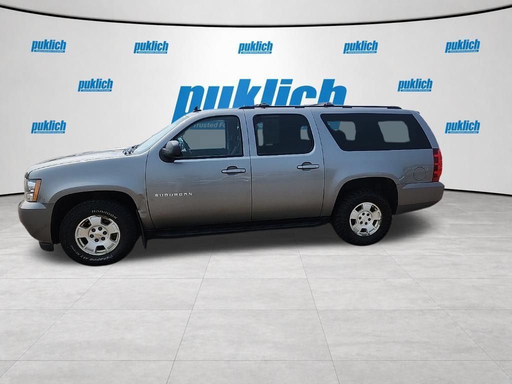 Used 2012 Chevrolet Suburban LS w/ Convenience Package 1 AWD/4WD image 2