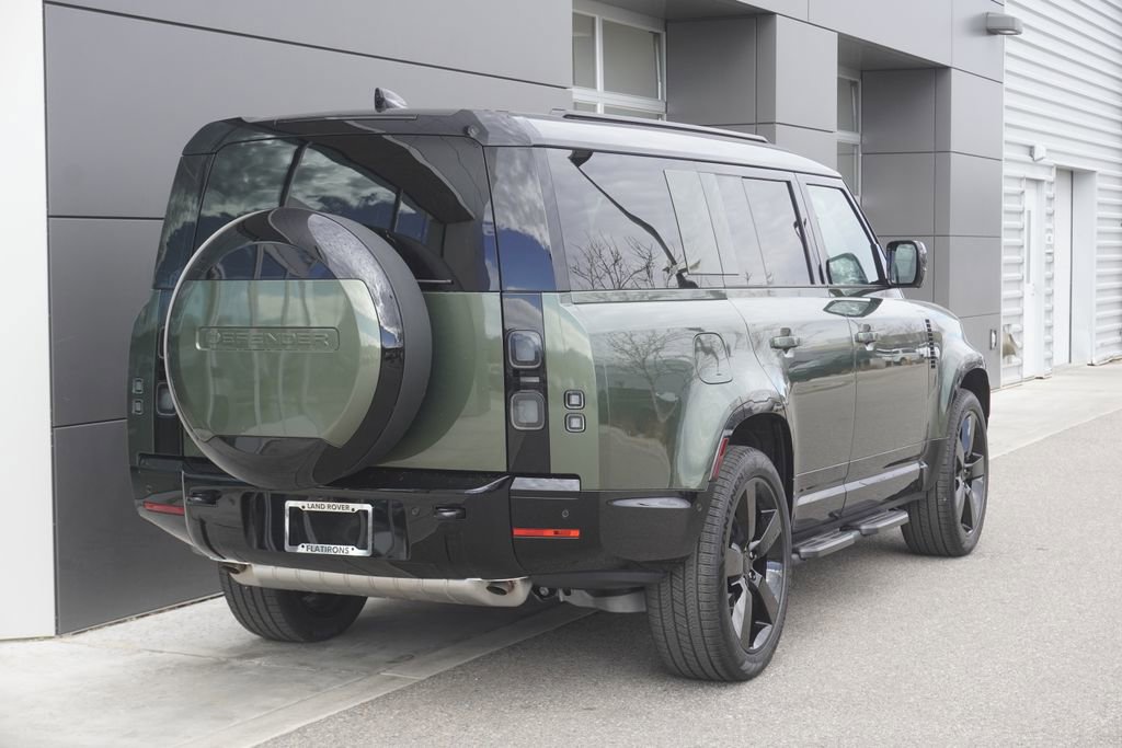 New 2026 Land Rover Defender 130 X-Dynamic SE image 2