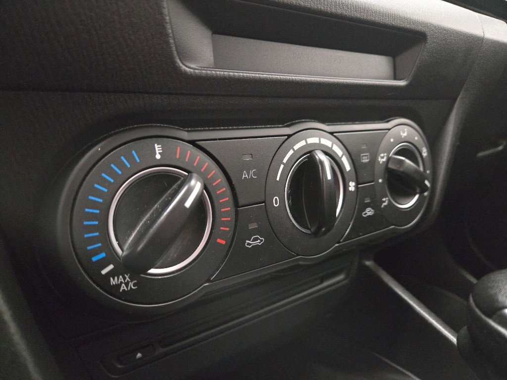 Used 2014 MAZDA MAZDA3 i Touring image 18