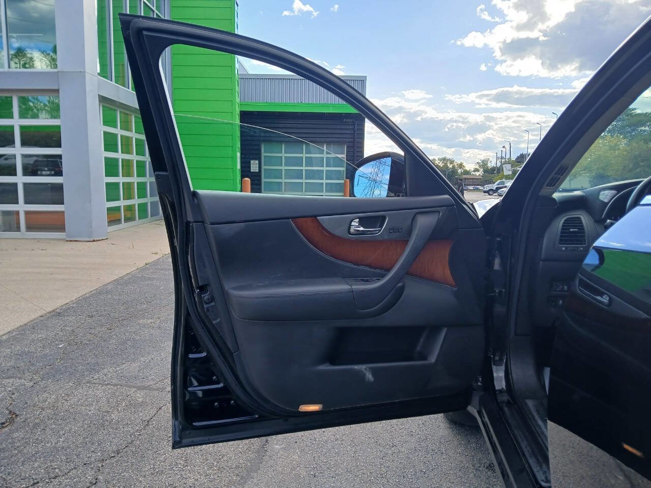 Used 2013 INFINITI FX37 AWD w/ Premium Pkg image 9