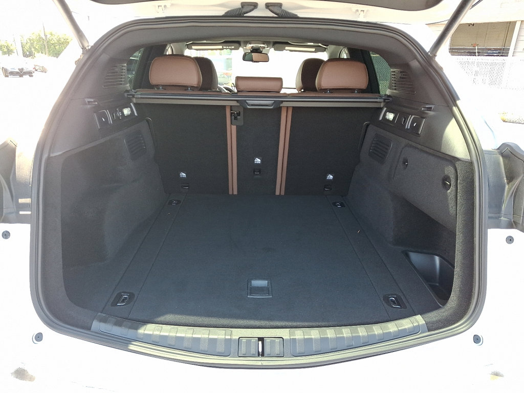 Used 2024 Alfa Romeo Stelvio Ti image 18