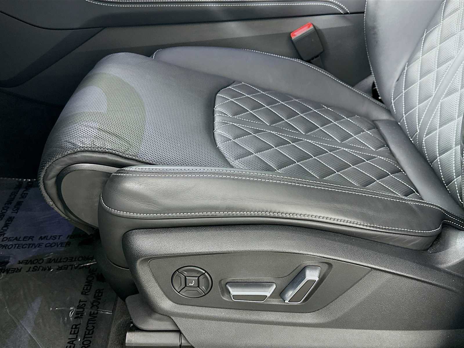 Certified 2024 Audi SQ8 Prestige image 18