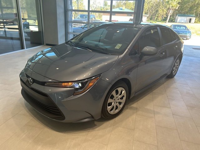 Used 2025 Toyota Corolla LE image 1