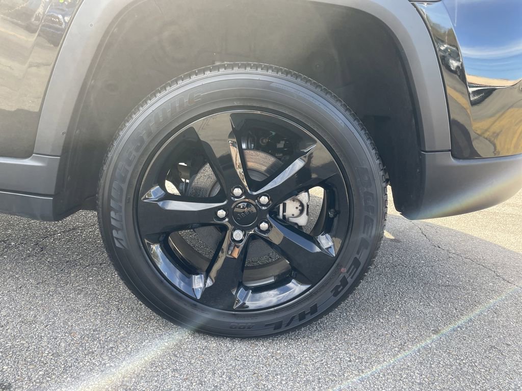 Certified 2023 Jeep Grand Cherokee Altitude AWD/4WD image 10