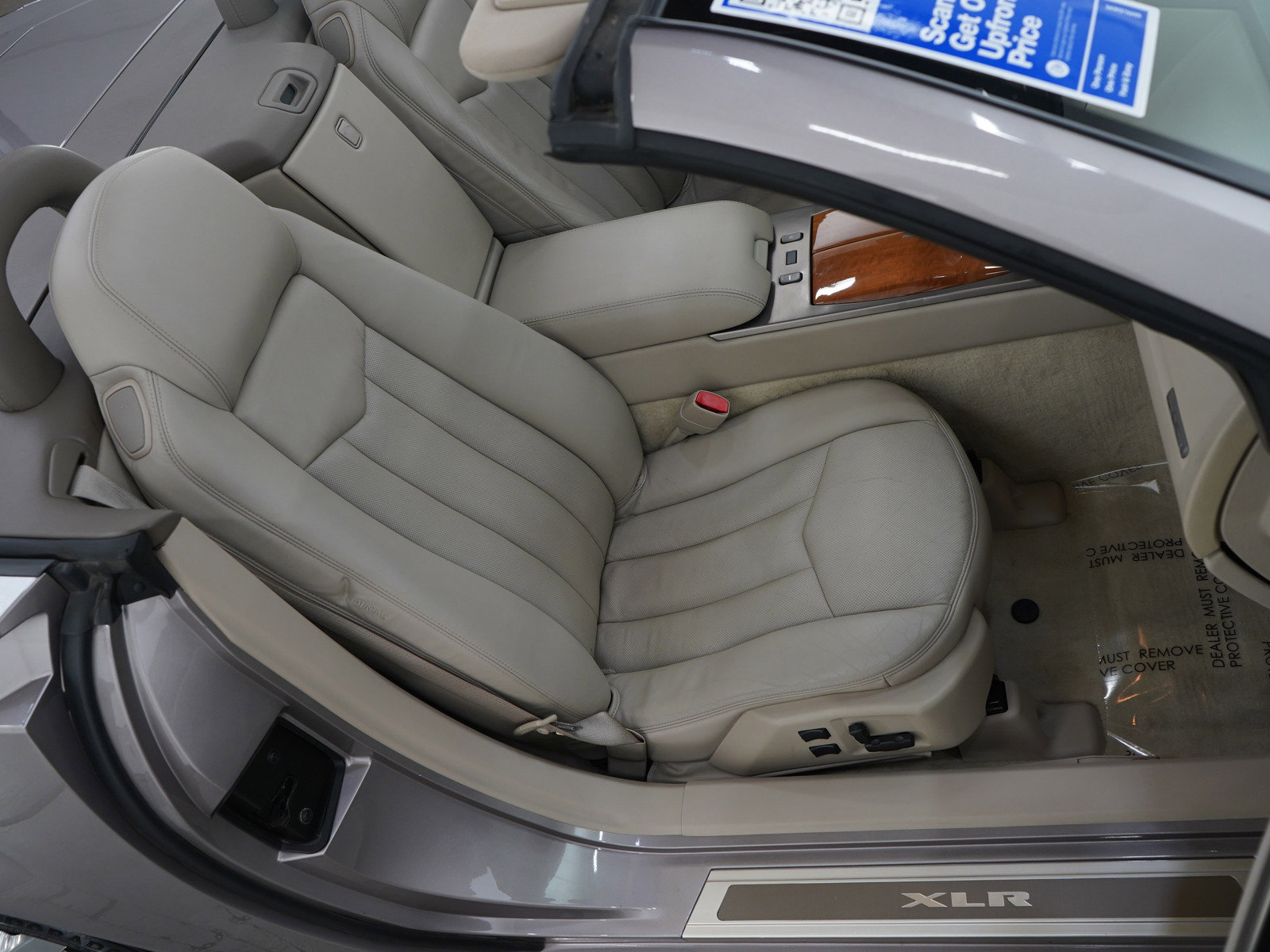 Used 2005 Cadillac XLR image 20