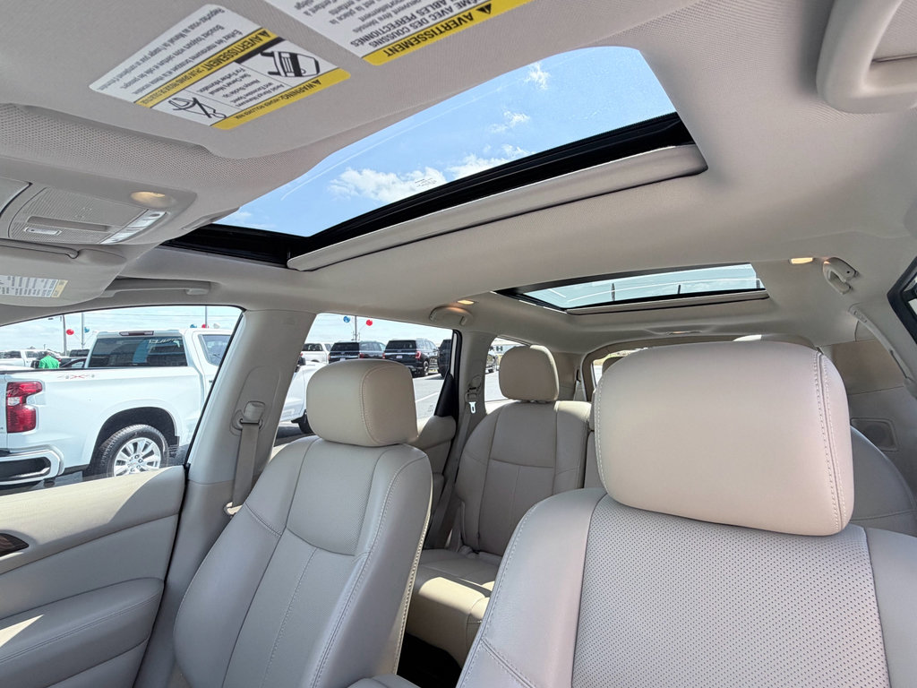 Used 2018 Nissan Pathfinder Platinum FWD image 11