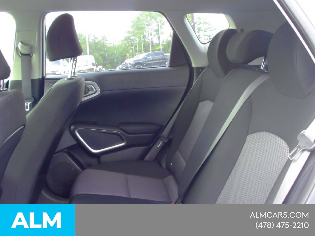 Used 2025 Kia Soul LX w/ LX Technology Package FWD image 20