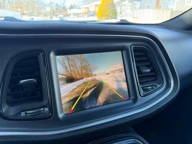 Used 2015 Dodge Challenger SRT w/ Technology Group image 26