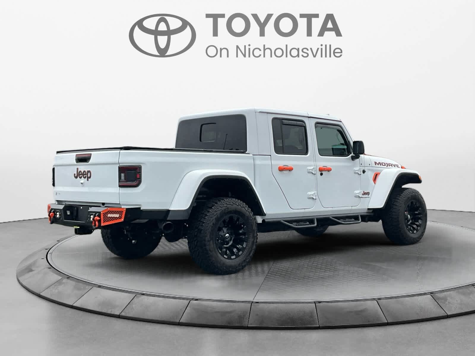 Used 2023 Jeep Gladiator Mojave w/ LED Lighting Group AWD/4WD image 5