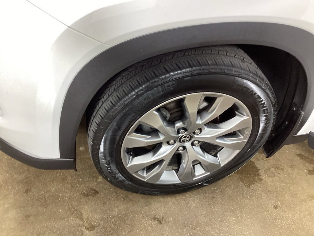 Used 2024 Toyota Grand Highlander AWD image 26