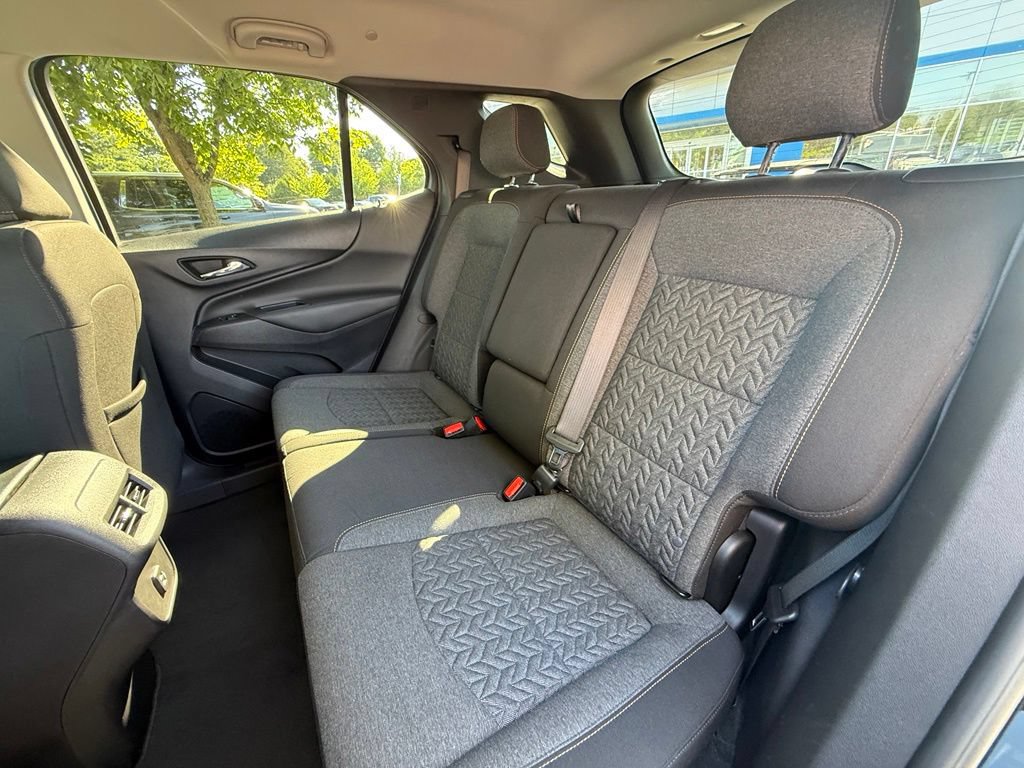 Used 2024 Chevrolet Equinox LT AWD/4WD image 23