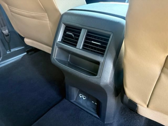 Used 2020 Volkswagen Atlas Cross Sport SE w/ Towing Package AWD/4WD image 31