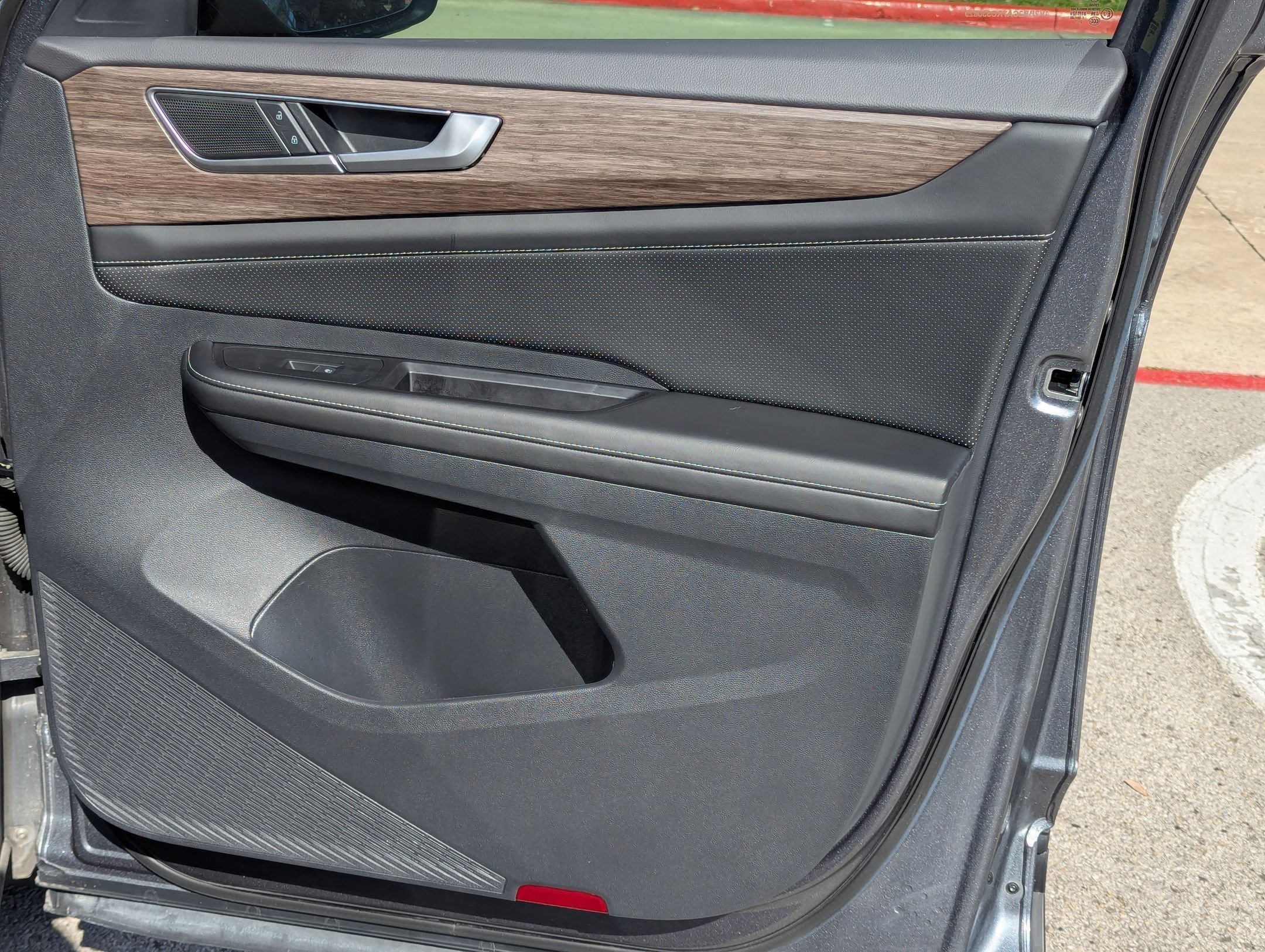 Used 2024 Volkswagen Atlas SEL image 28