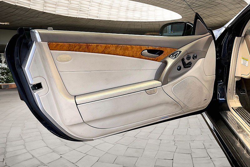 Used 2007 Mercedes-Benz SL 550 w/ AMG Sport Pkg image 15