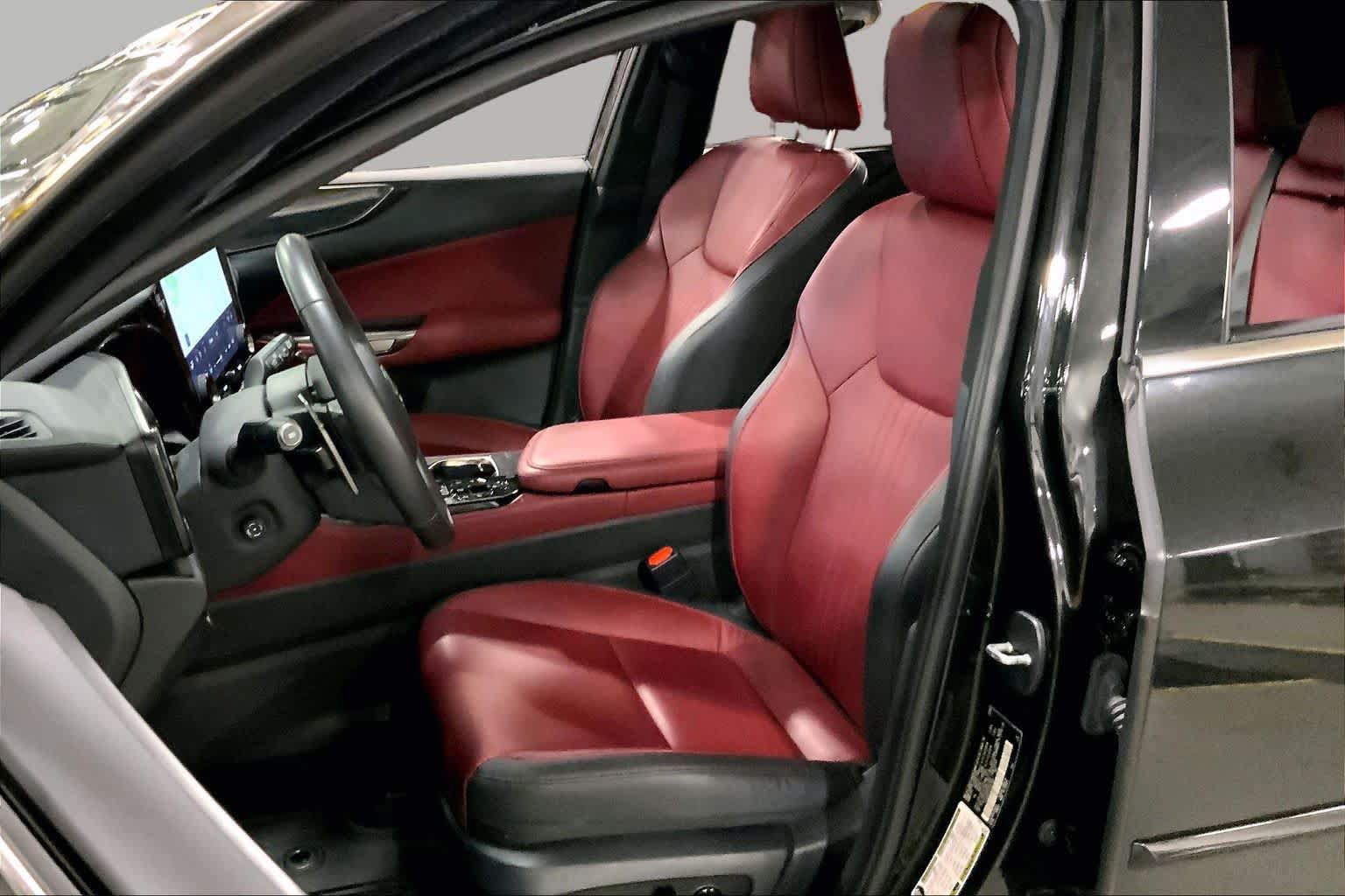 Certified 2025 Lexus NX 350 AWD w/ Accessory Package (2T) image 8