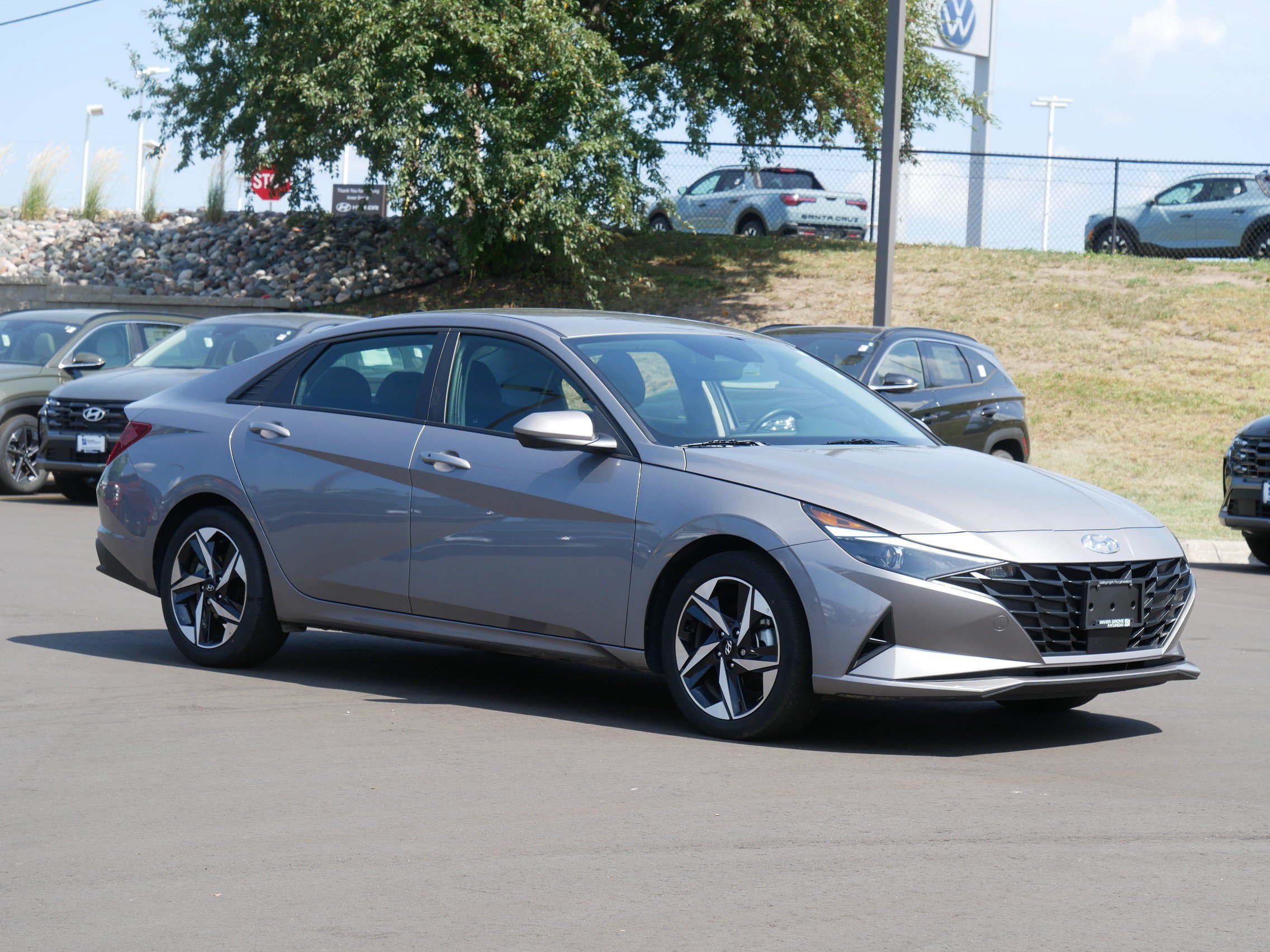 Used 2023 Hyundai Elantra SEL w/ Convenience Package FWD image 4