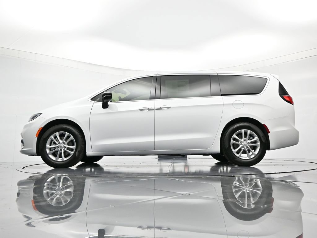 New 2026 Chrysler Pacifica Select image 42