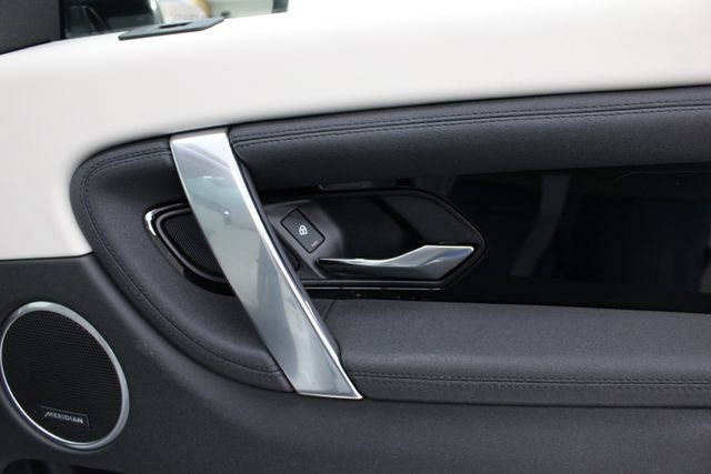 Used 2023 Land Rover Discovery Sport SE image 50