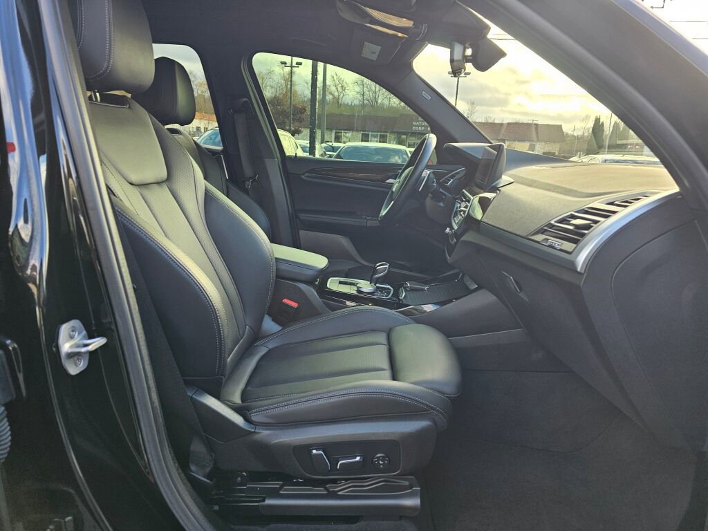 Used 2024 BMW X3 xDrive30i image 12