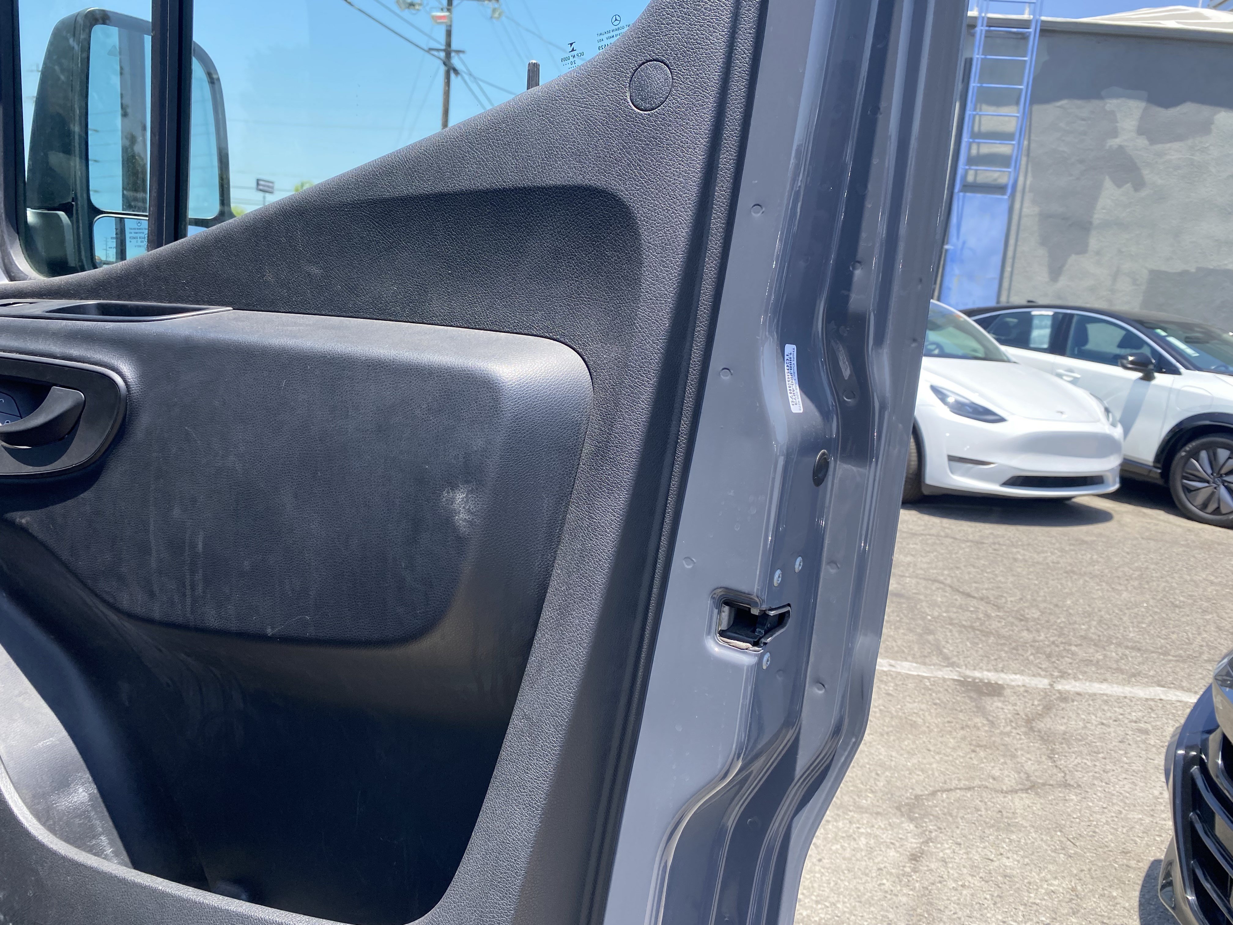 Used 2021 Mercedes-Benz Sprinter 2500 w/ Premium Package image 18