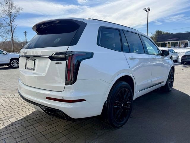 Used 2024 Cadillac XT6 Sport w/ LPO, ONYX Package image 7