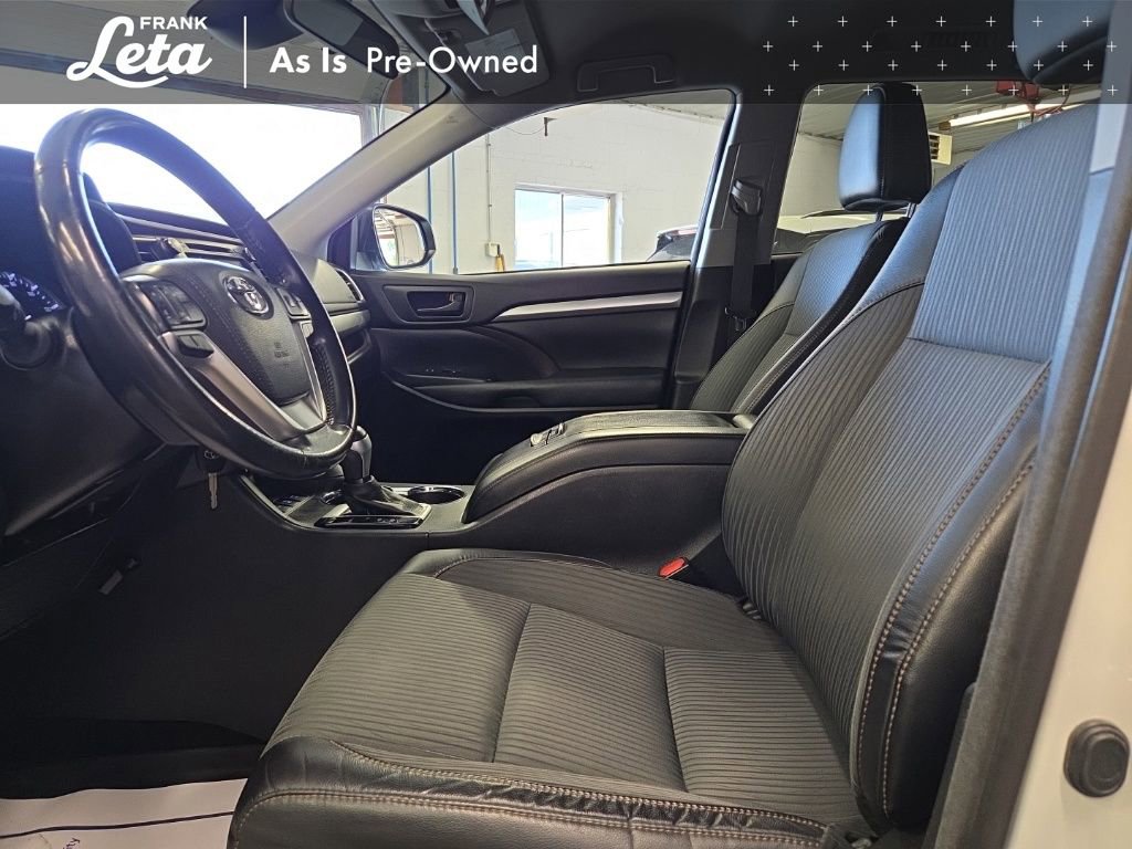 Used 2017 Toyota Highlander Plus AWD/4WD image 13