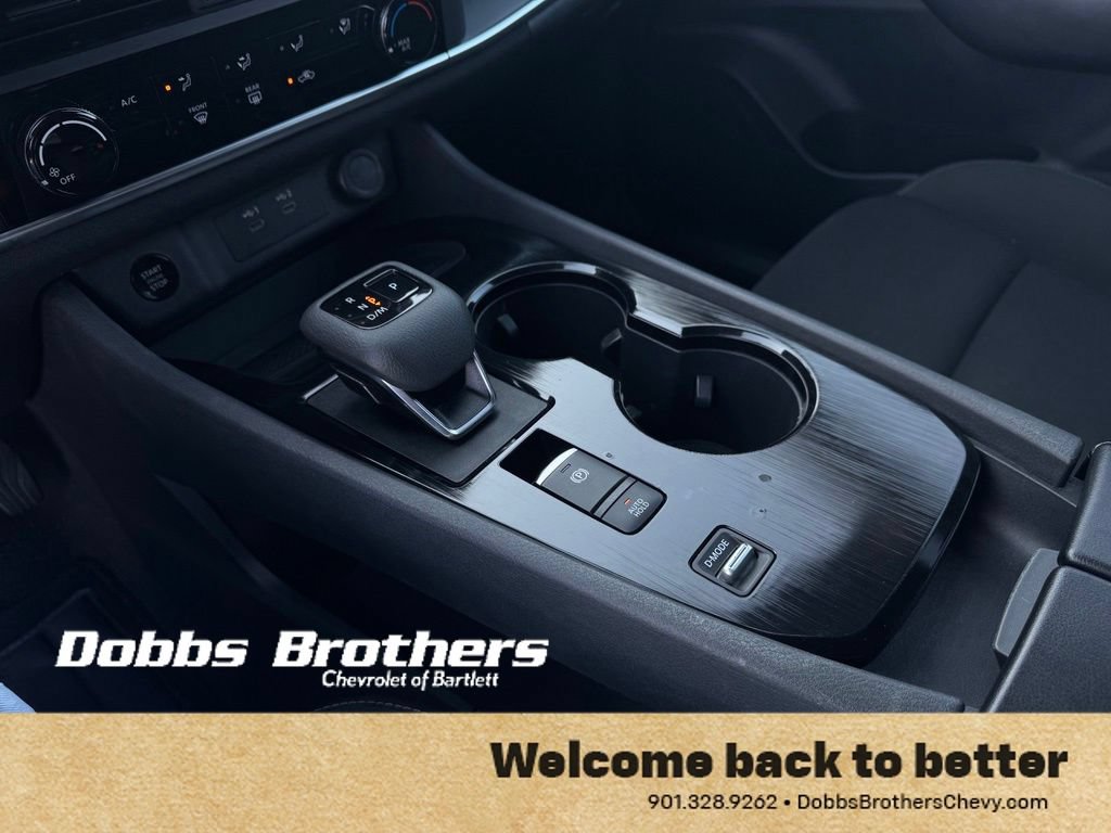 Used 2024 Nissan Rogue S FWD image 26