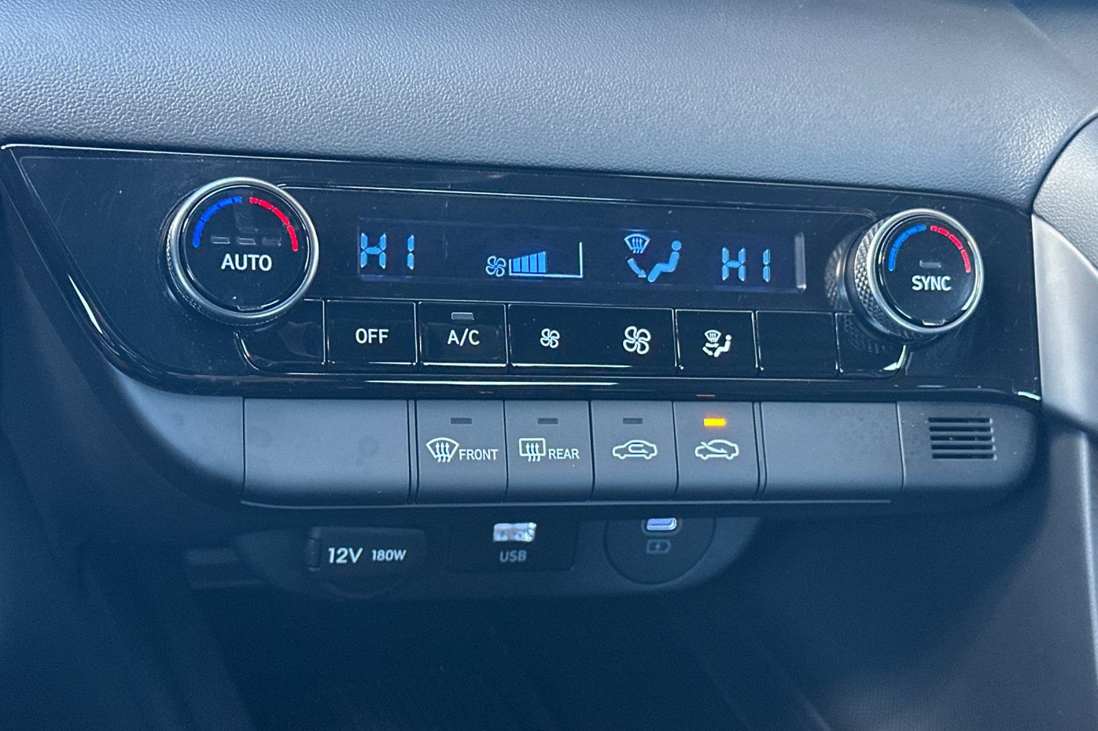 Used 2026 Hyundai Elantra Sport FWD image 22