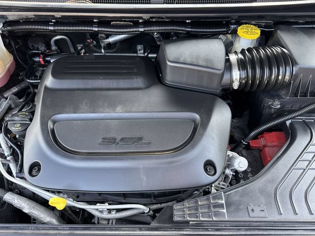 Used 2023 Chrysler Pacifica Touring-L FWD image 27