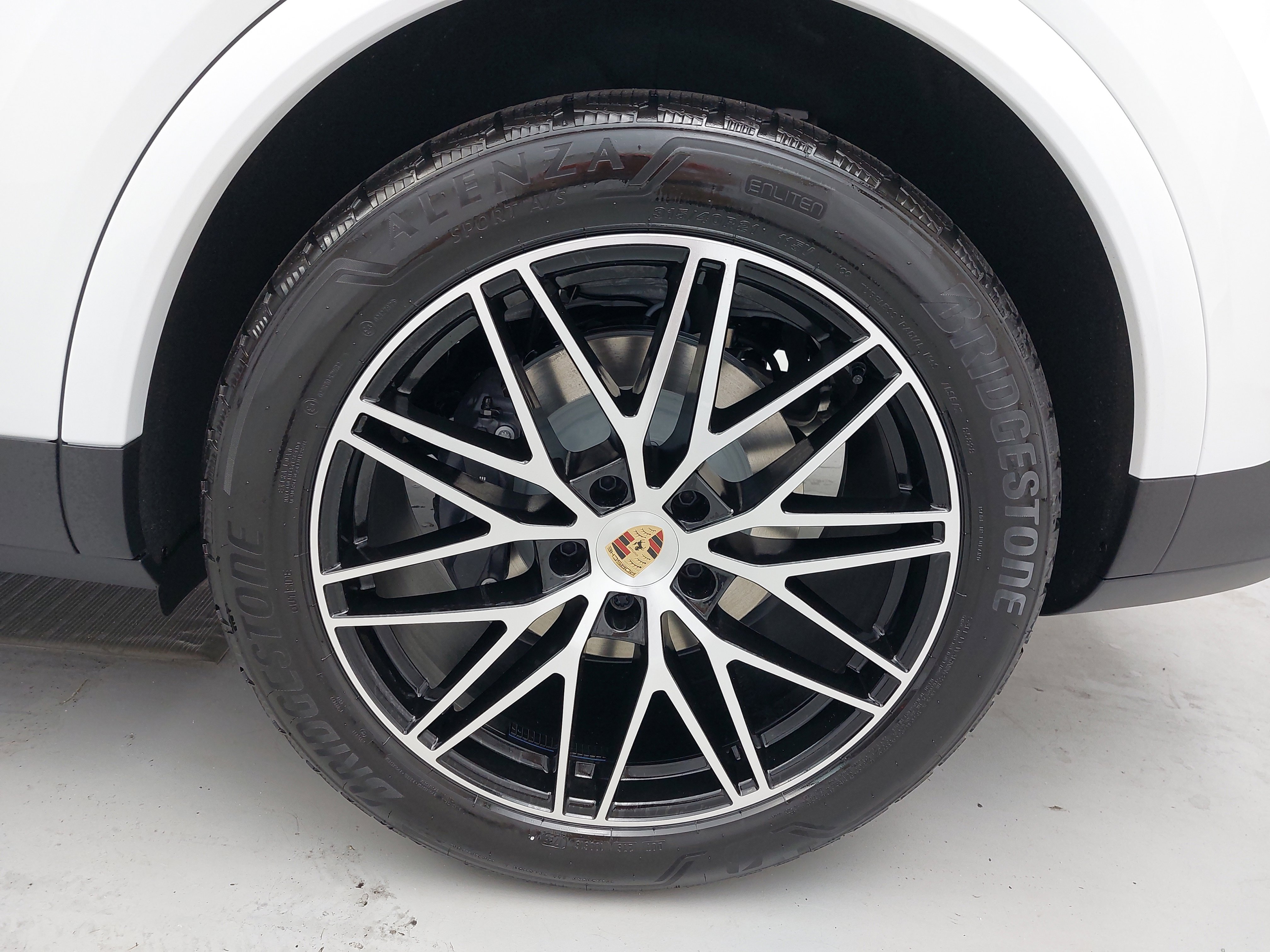 New 2025 Porsche Cayenne image 36