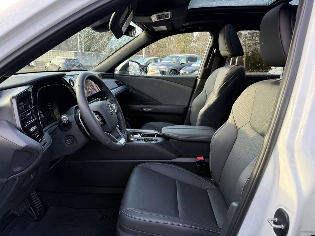 Used 2025 Lexus TX 350 AWD w/ Technology Package image 13