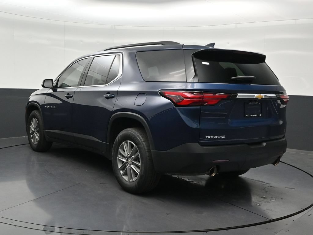 Used 2023 Chevrolet Traverse LT FWD image 3