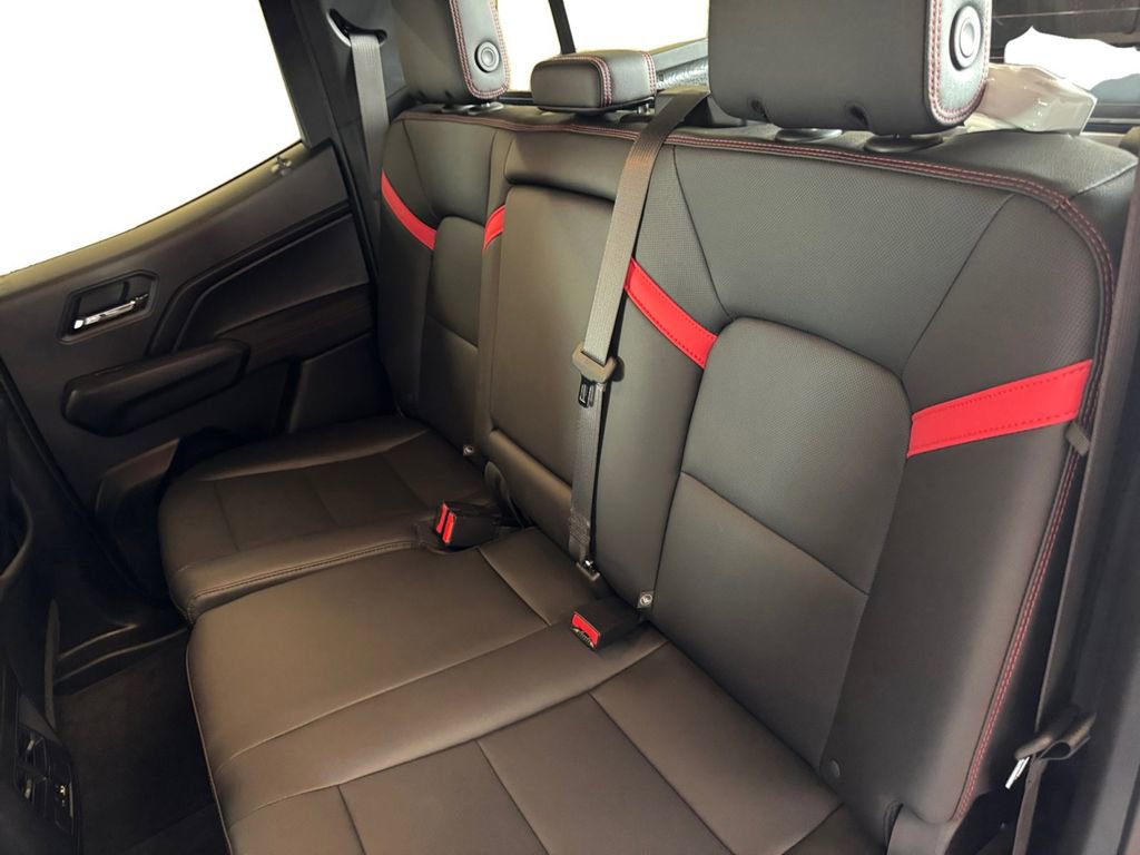 Used 2025 Chevrolet Colorado Z71 w/ Technology Package image 16