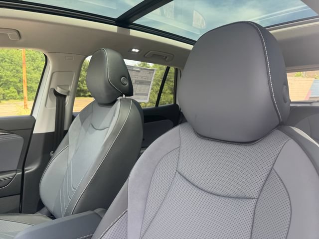 New 2026 Volkswagen Tiguan SE FWD image 8