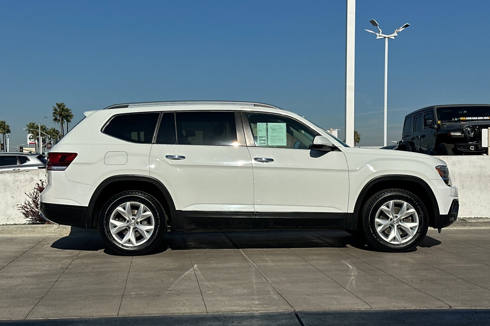 Used 2018 Volkswagen Atlas SE image 3