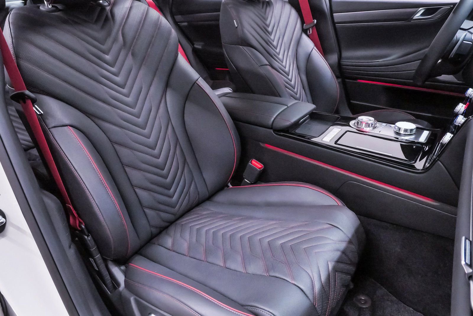 Certified 2025 Genesis G80 2.5T Sport Prestige image 15