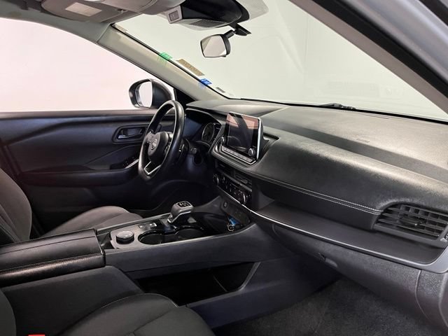 Used 2024 Nissan Rogue S AWD/4WD image 11