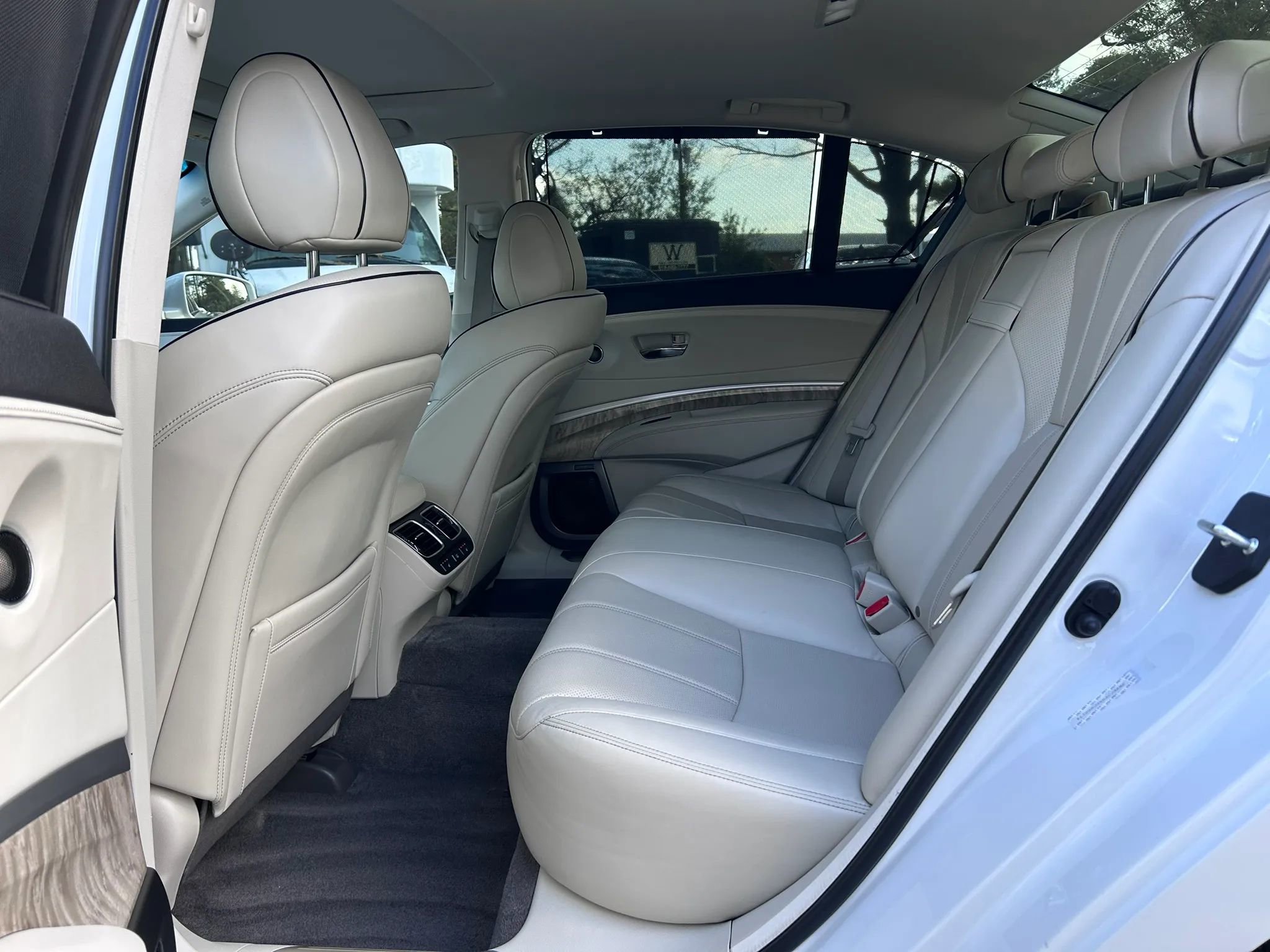 Used 2020 Acura RLX Sport Hybrid w/ Advance Pkg image 39