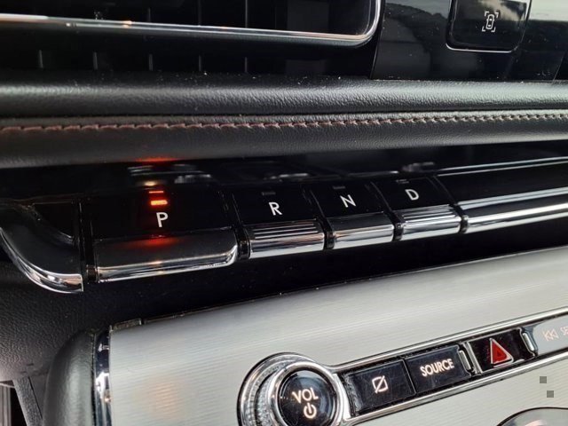 Certified 2023 Lincoln Aviator AWD w/ Premium Package image 17