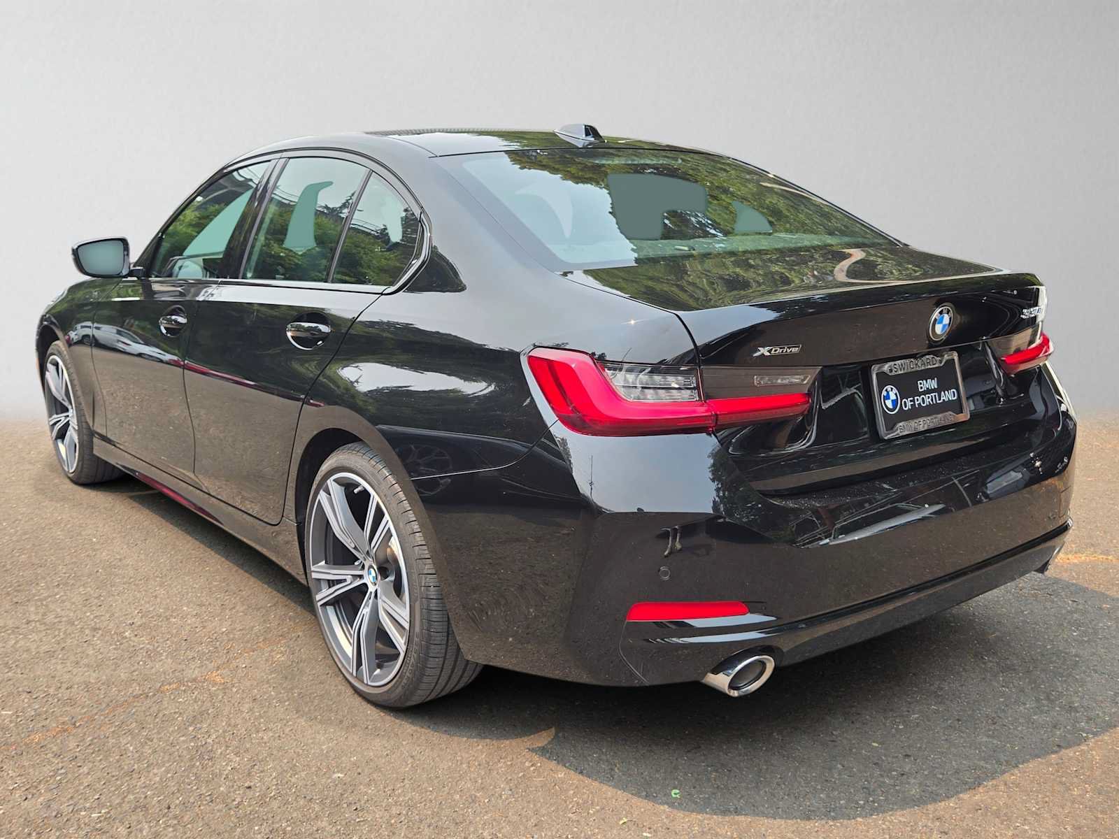 Used 2023 BMW 330i xDrive Sedan w/ Driving Assistance Package AWD/4WD image 5