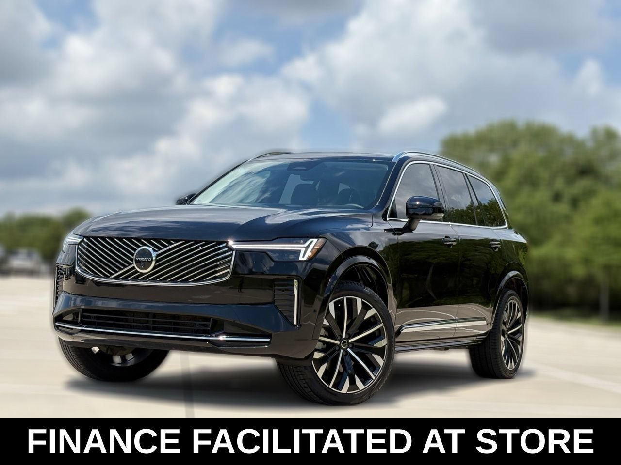 Certified 2025 Volvo XC90 B6 Plus AWD/4WD image 2