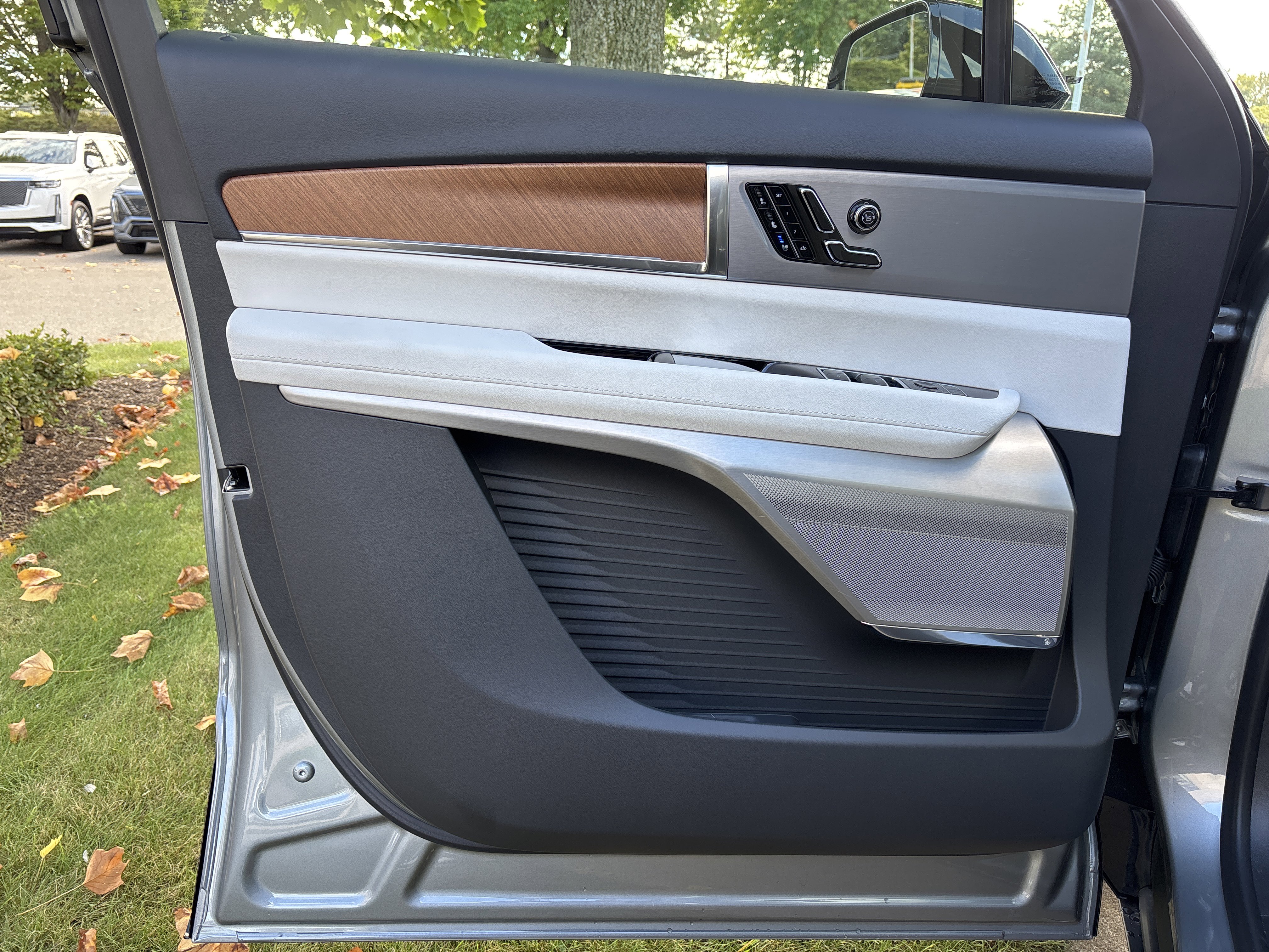 New 2026 Cadillac Vistiq Sport image 21