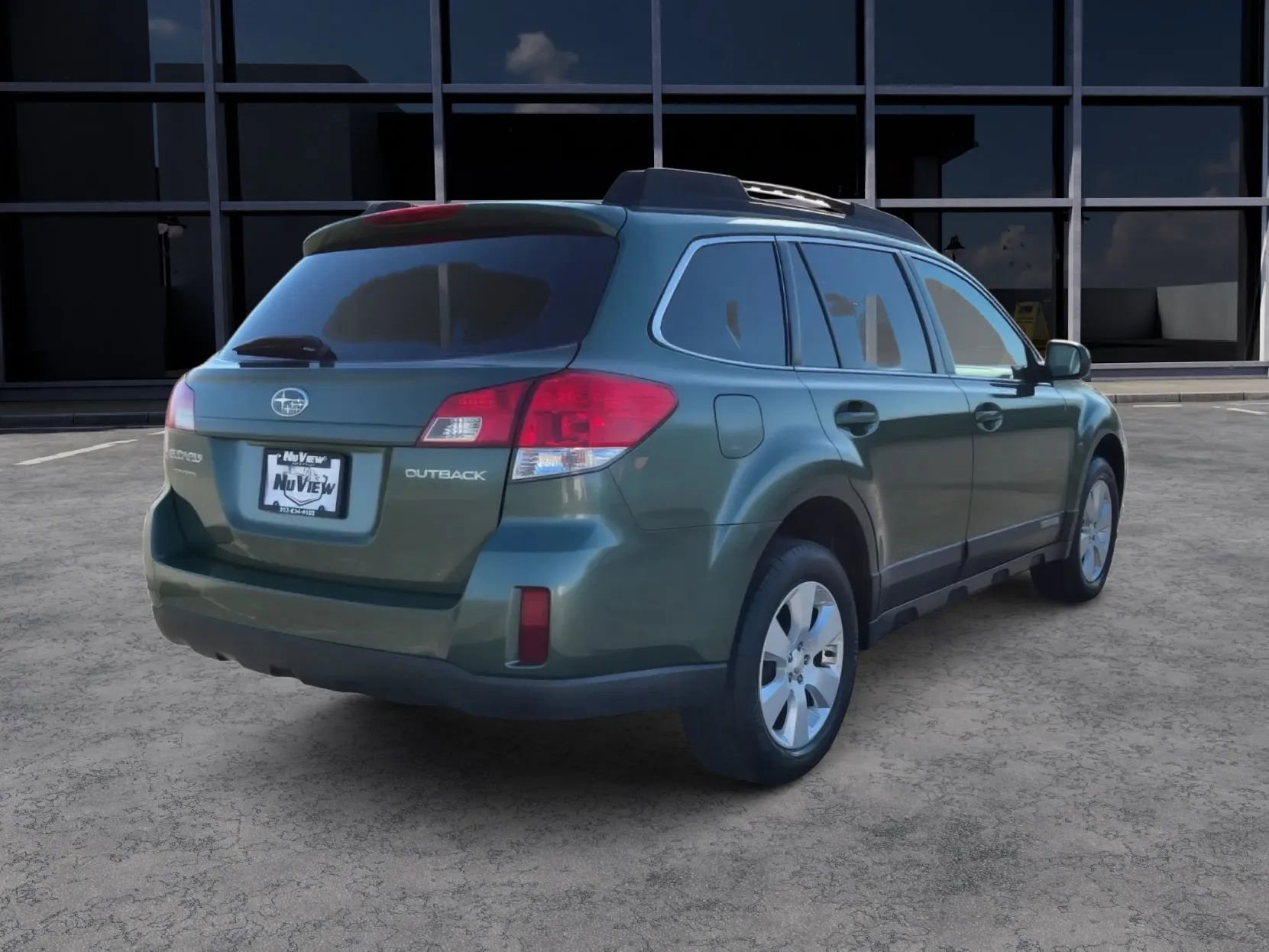 Used 2011 Subaru Outback 2.5i Premium w/ All-Weather Pkg AWD/4WD image 4